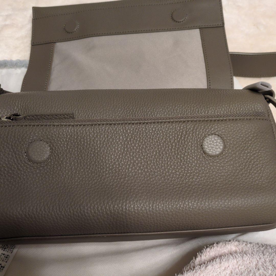 美品　ビアズリー　ボディバッグ　トープ