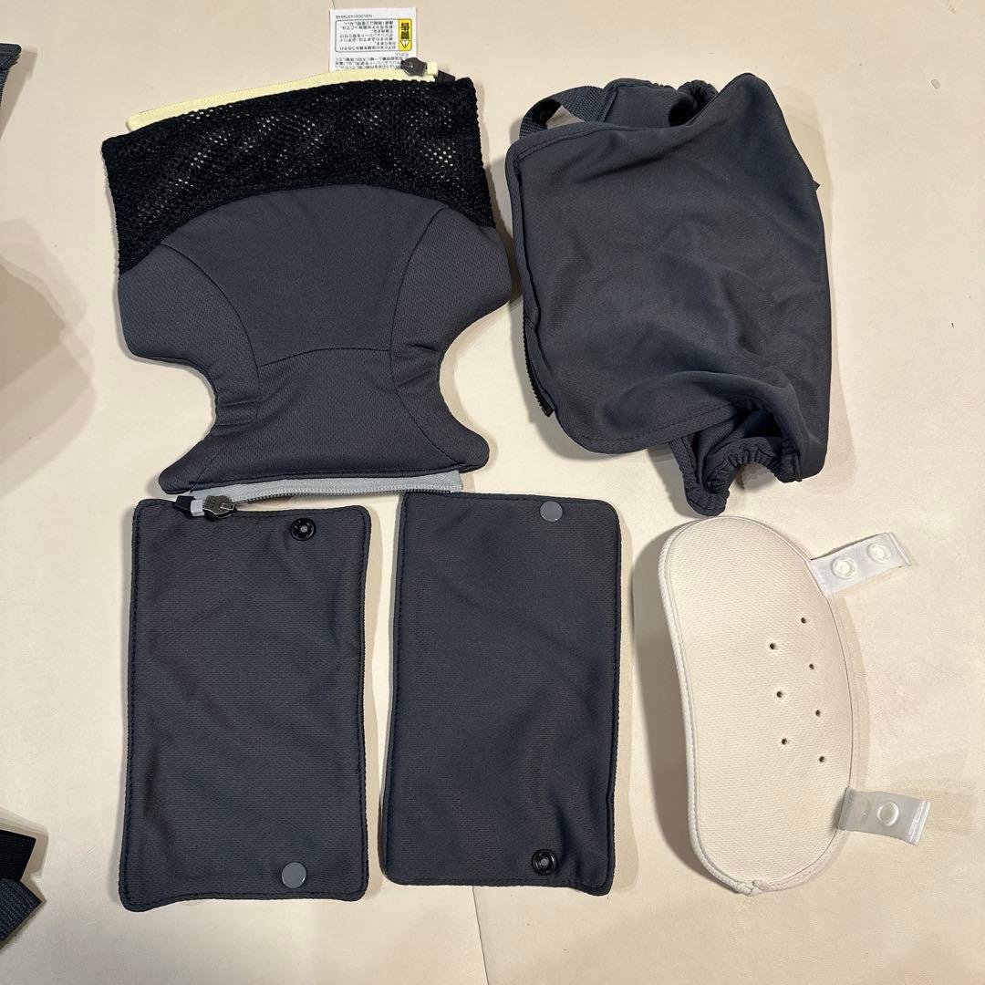 【値下げしました】Aprica ラクリス　抱っこ紐　ダークグレー