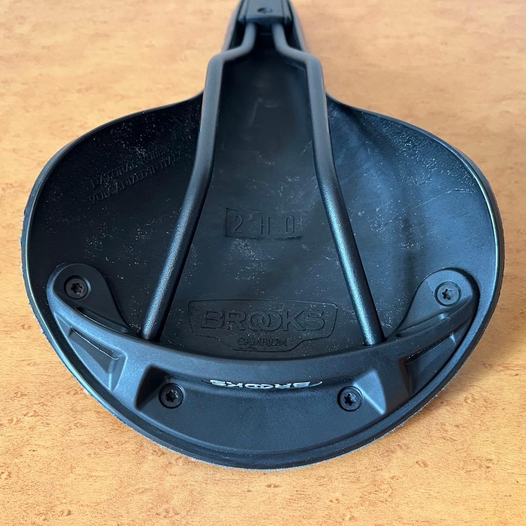 ブルックス｜C17 カンビウム｜オクタンブルー｜サドル