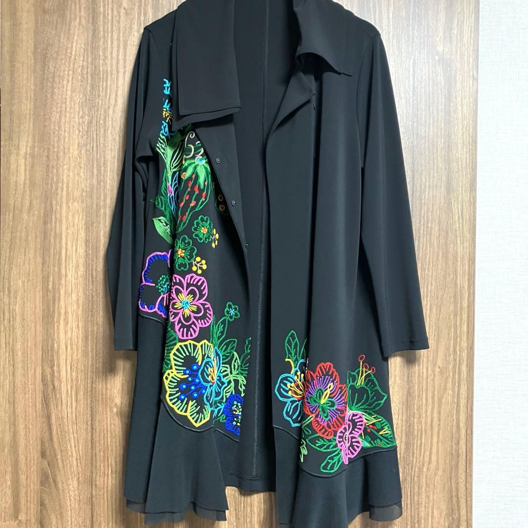 TOKUKO 1er VOL　トクコ　 チュニック　羽織物　コート　お花　刺繍