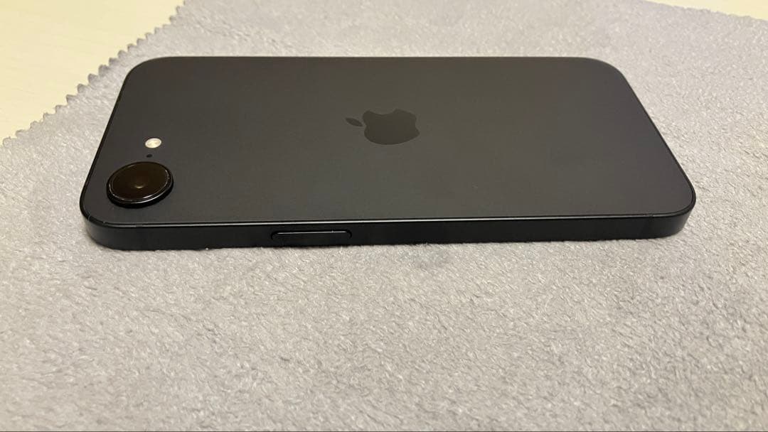 Apple iPhone 16e 128GB ブラック