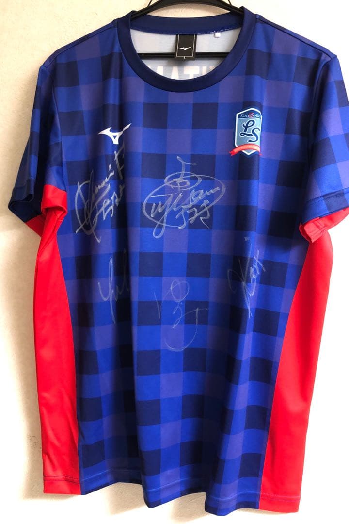 ［未使用］ロコソラーレ 直筆サイン入りユニフォーム