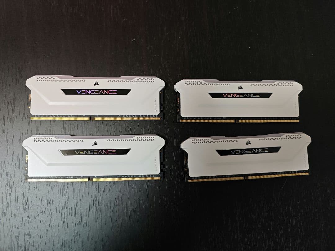 メモリー Vengeance RGB PRO DDR4 32GB