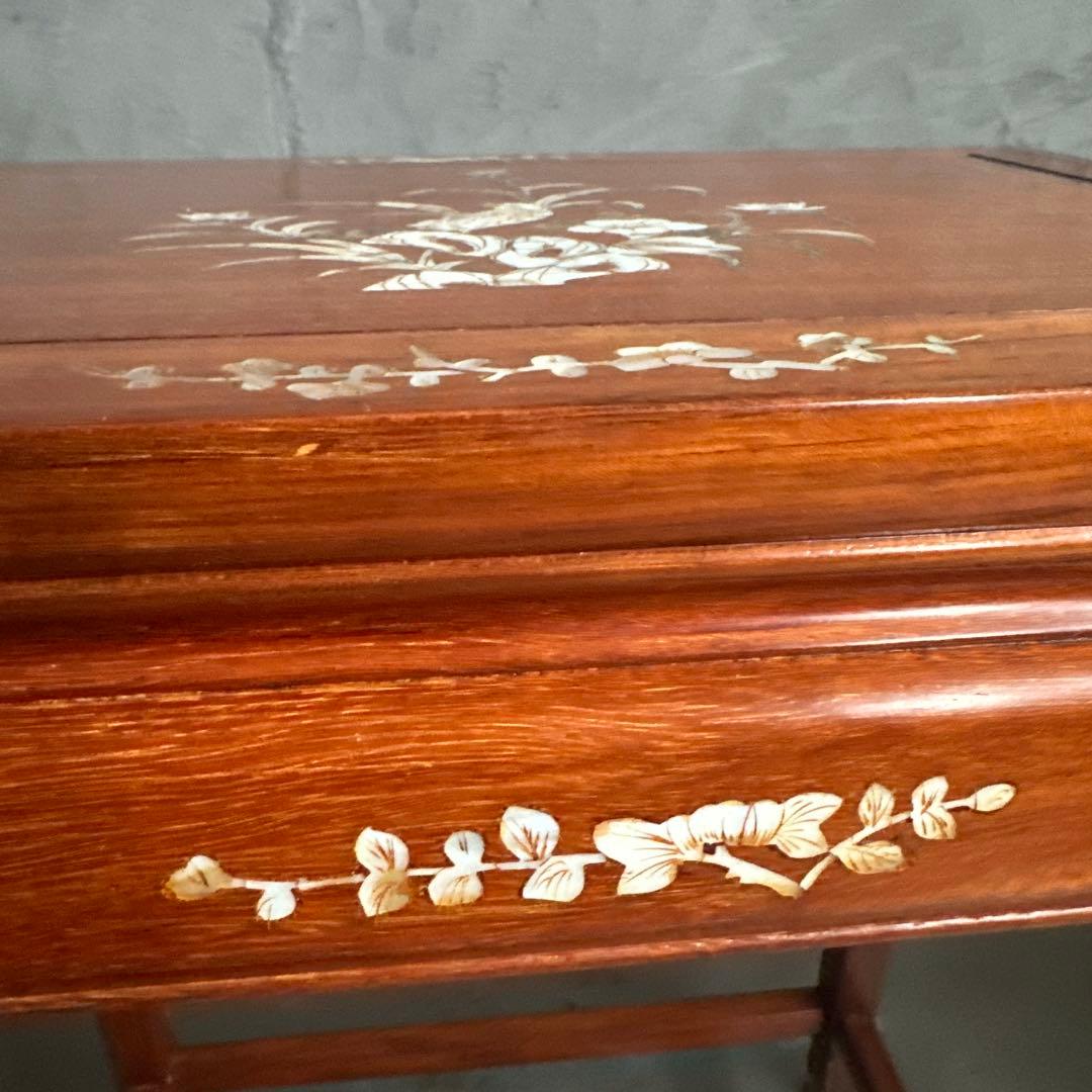 瞬間的お値下げ❣️木製サイドテーブル 貝殻装飾