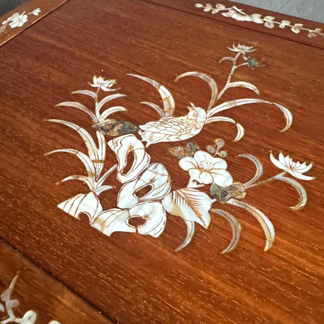 瞬間的お値下げ❣️木製サイドテーブル 貝殻装飾