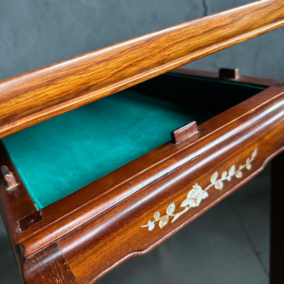 瞬間的お値下げ❣️木製サイドテーブル 貝殻装飾