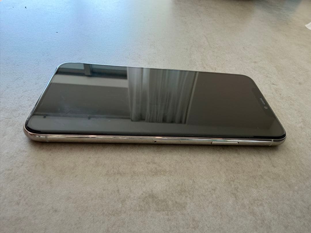 Iphone 11 pro max ホワイト 512Gケーブル付き SIMフリー