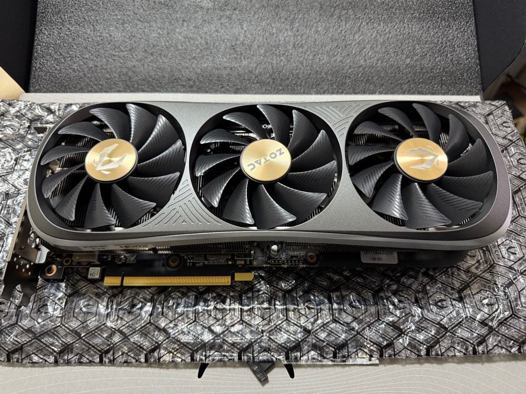 本日まで赤字価格 新品同様 最安値ZOTAC RTX4070Ti / 12GB