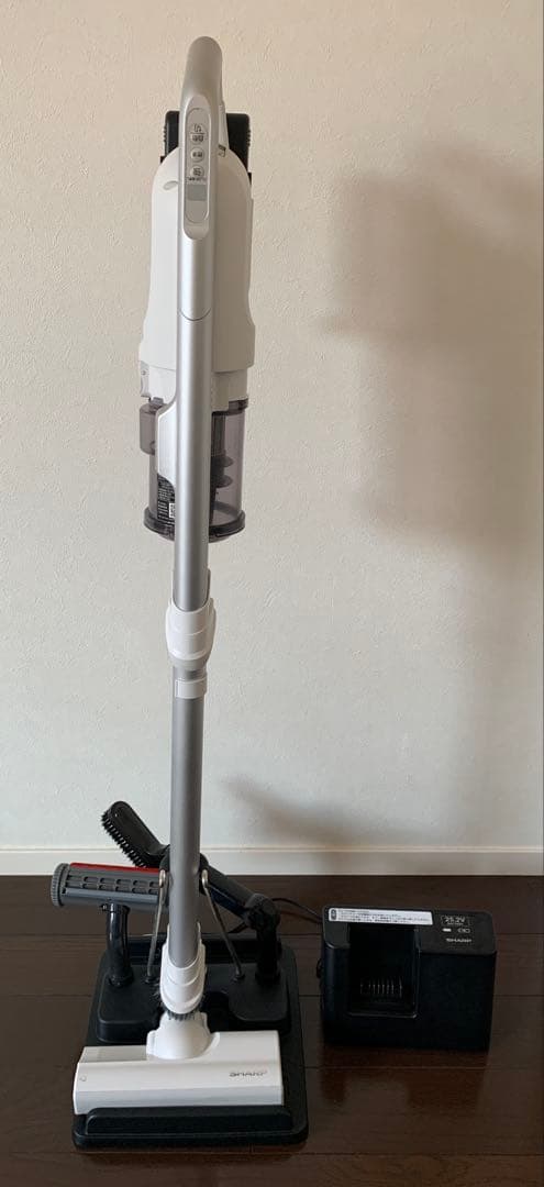 SHARP シャープ 充電式掃除機 EC-SR9-W 2024年製