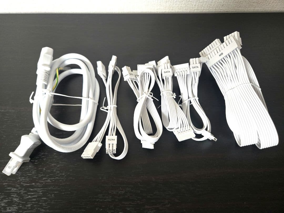 ASRock Steel Legend SL-1000GW 1000W電源 白色