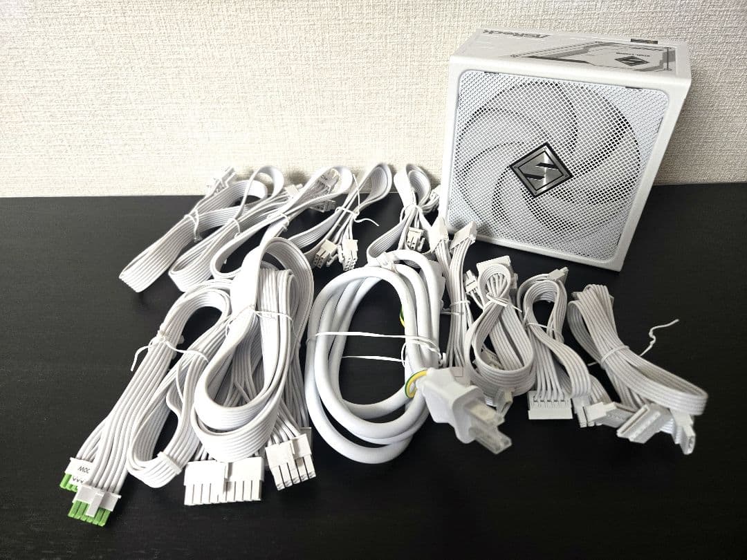 ASRock Steel Legend SL-1000GW 1000W電源 白色