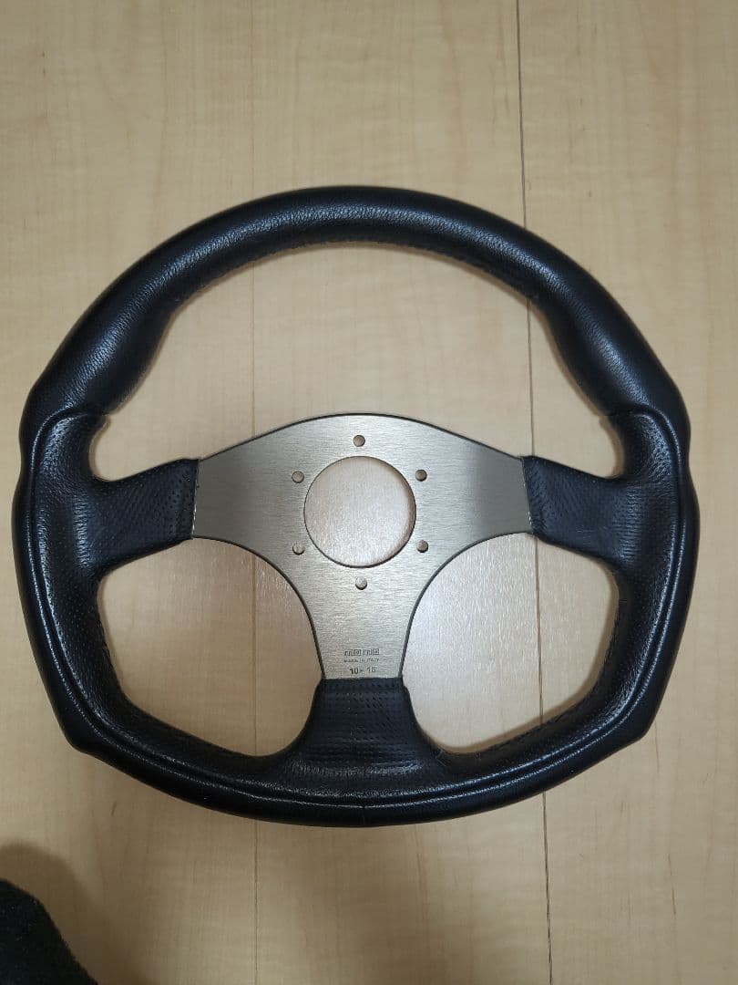 s*s様 momo -LUCEステアリング350mm 正規品新品ホーンボタン赤I