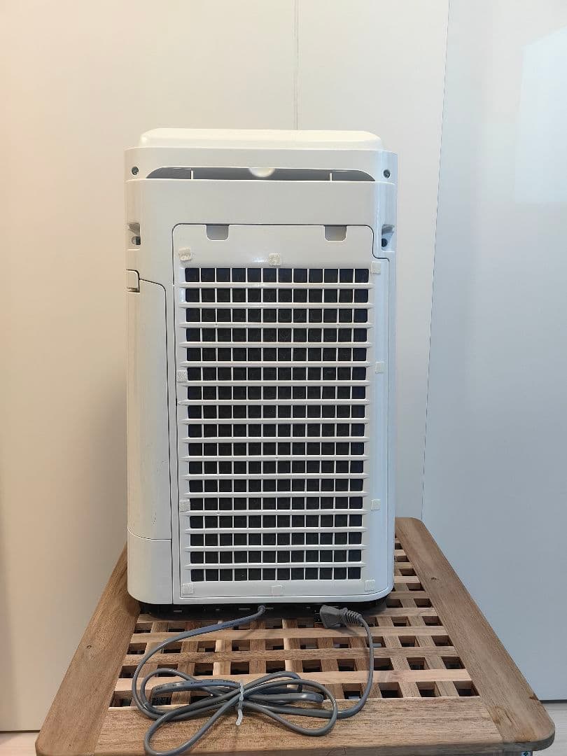 シャープ 加湿空気清浄機 KC-T50-W 2025年製 動作確認済み