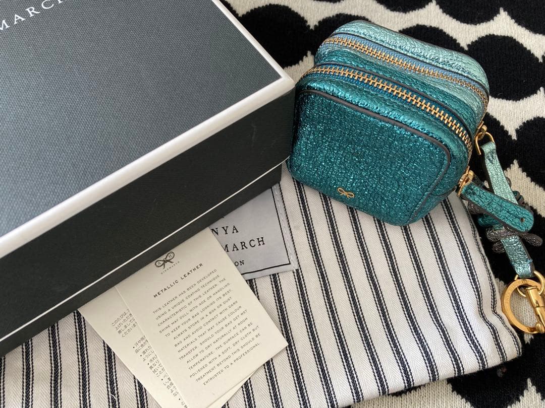 美品 アニヤハインドマーチ チャーム ケース