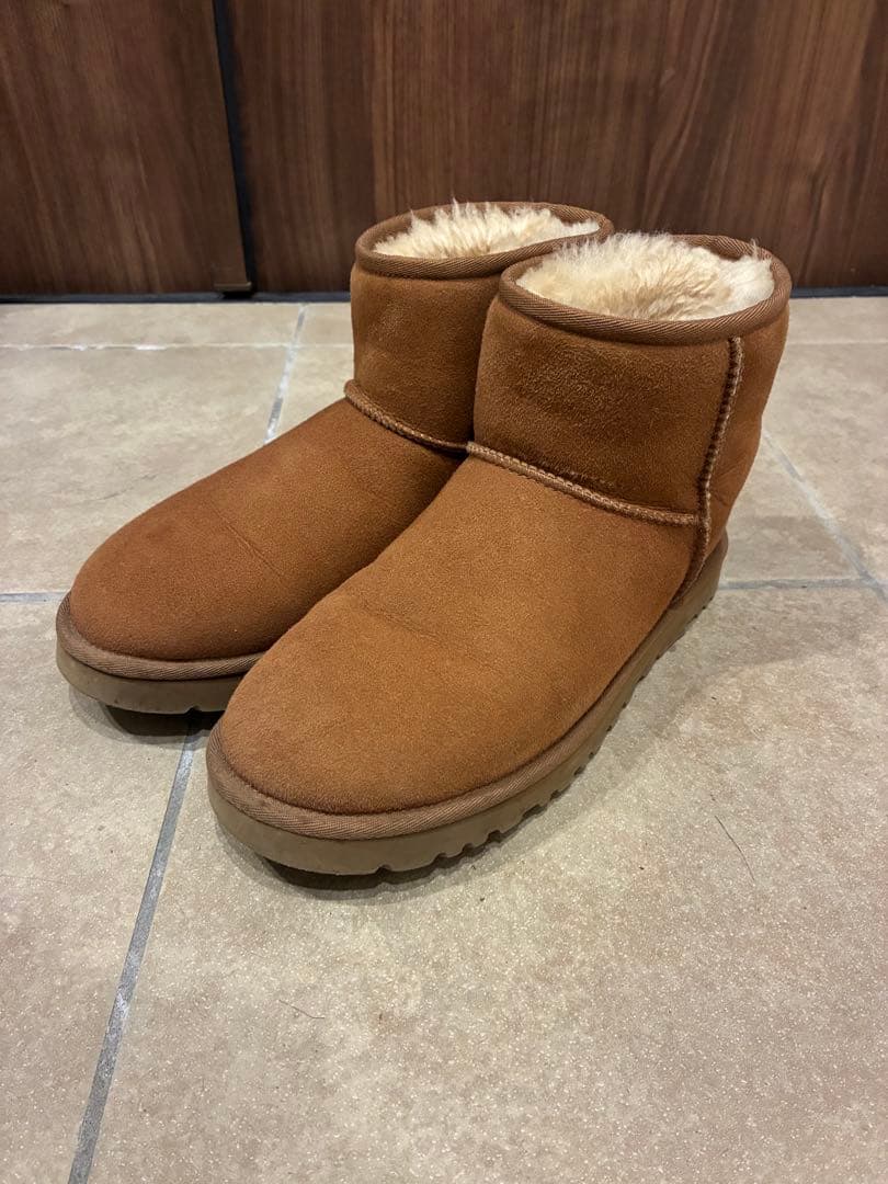 靴 UGG Classic Mini
