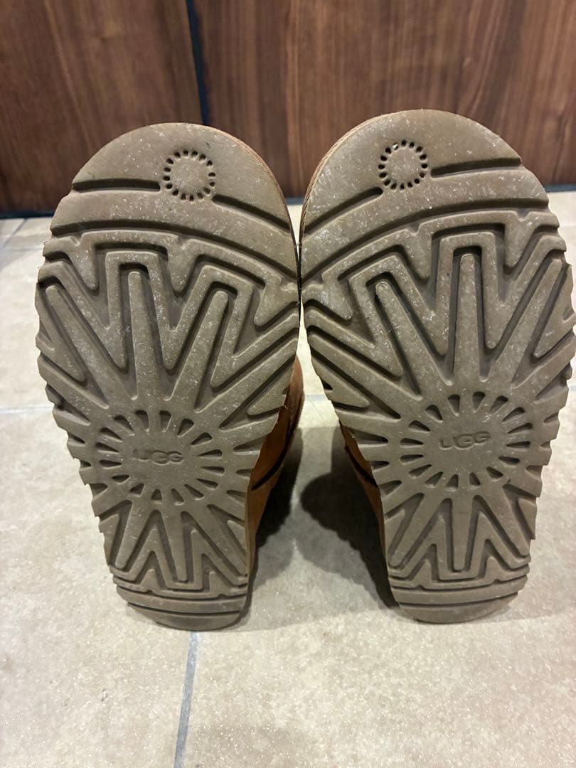 靴 UGG Classic Mini