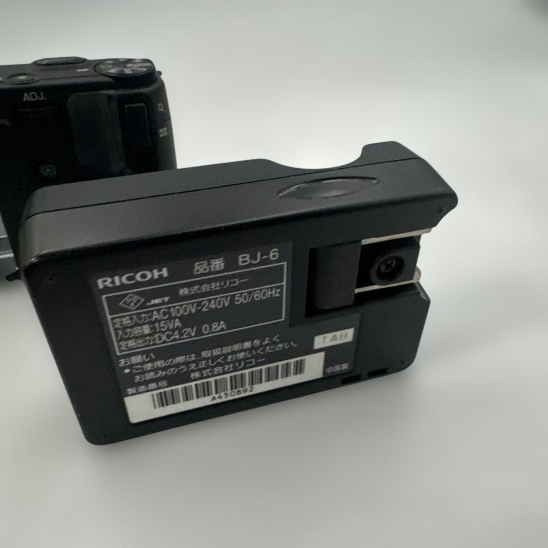 ②RICOH GX200 コンパクトデジタルカメラ
