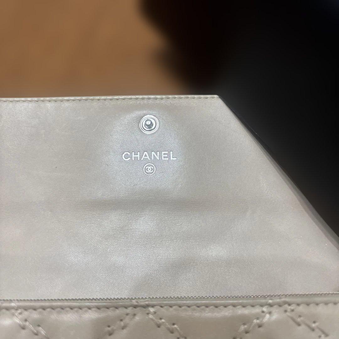 CHANEL アイボリー キルティング長財布