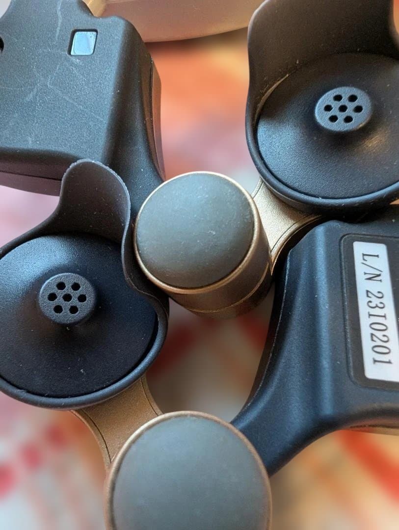 「きこえるホン ES-800KU」﻿ココチモの耳に入れない骨伝導集音器