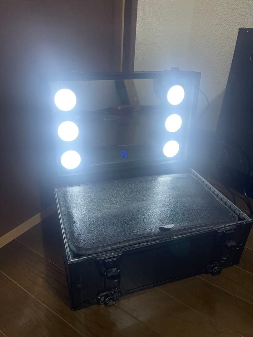 黒いメイクボックス ミラー付き メイクアップアーティスト専用化粧箱 可移動化粧台