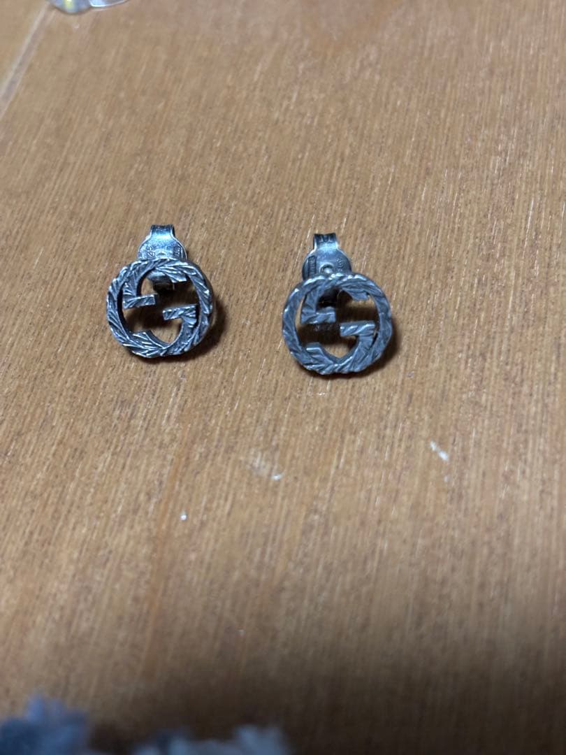 GUCCI GGロゴ ピアス