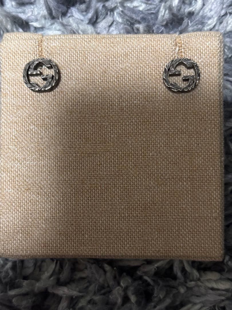 GUCCI GGロゴ ピアス