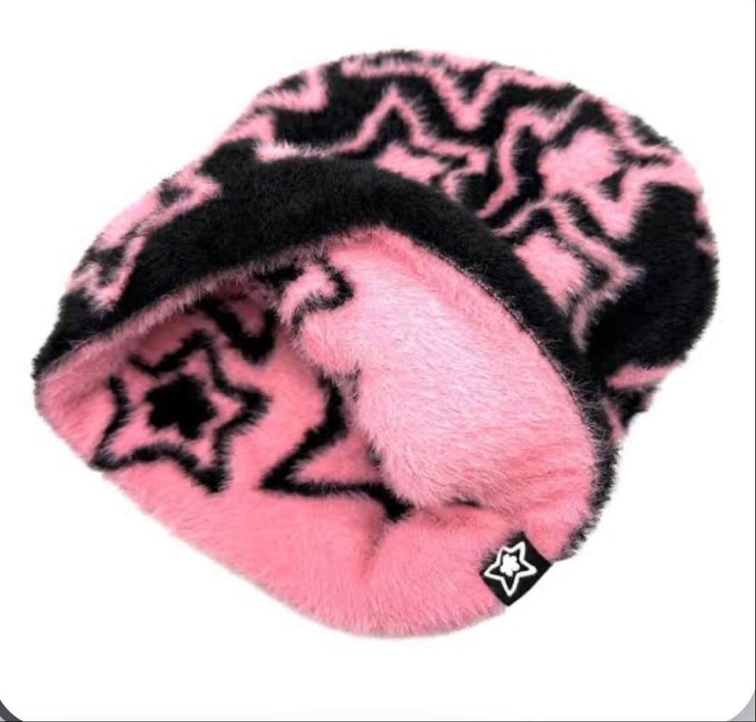 star team ビーニー　ピンク、黒色　リバーシブル