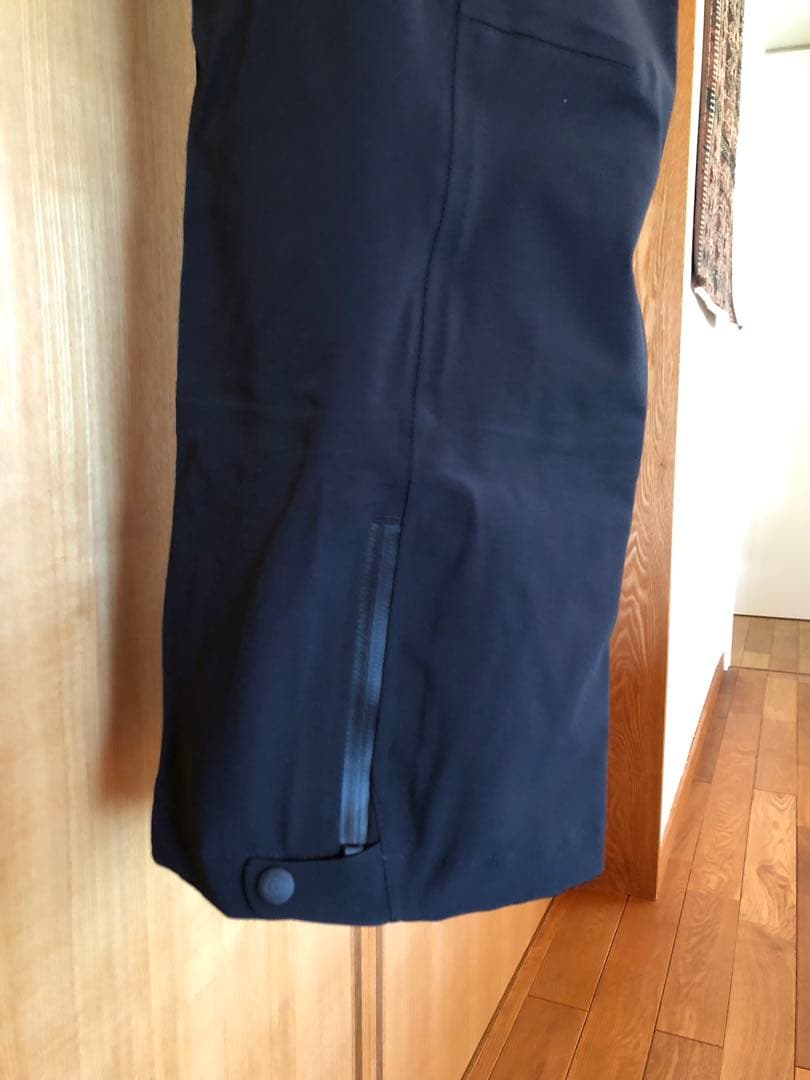 モンベル新品未使用パウダートラックビブ(男女兼用)XS/BK