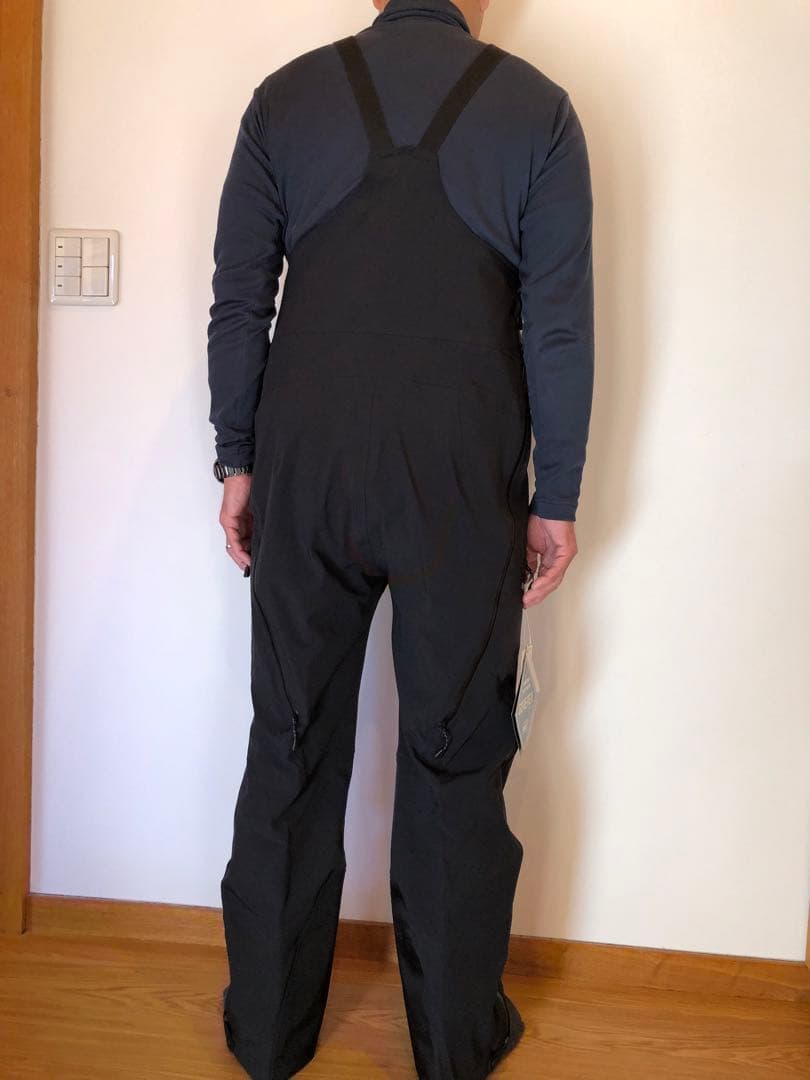 モンベル新品未使用パウダートラックビブ(男女兼用)XS/BK