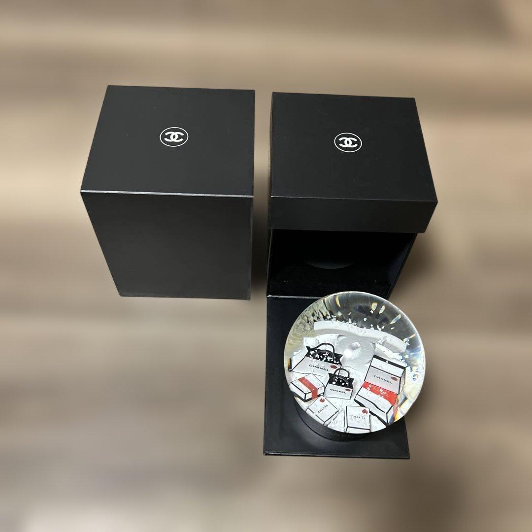 CHANEL スノードーム