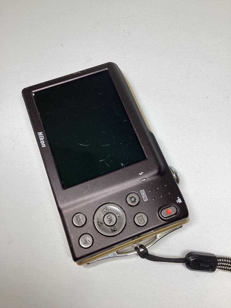 み*須様 Nikon COOLPIX S3300ゴールド 本体　撮影可能
