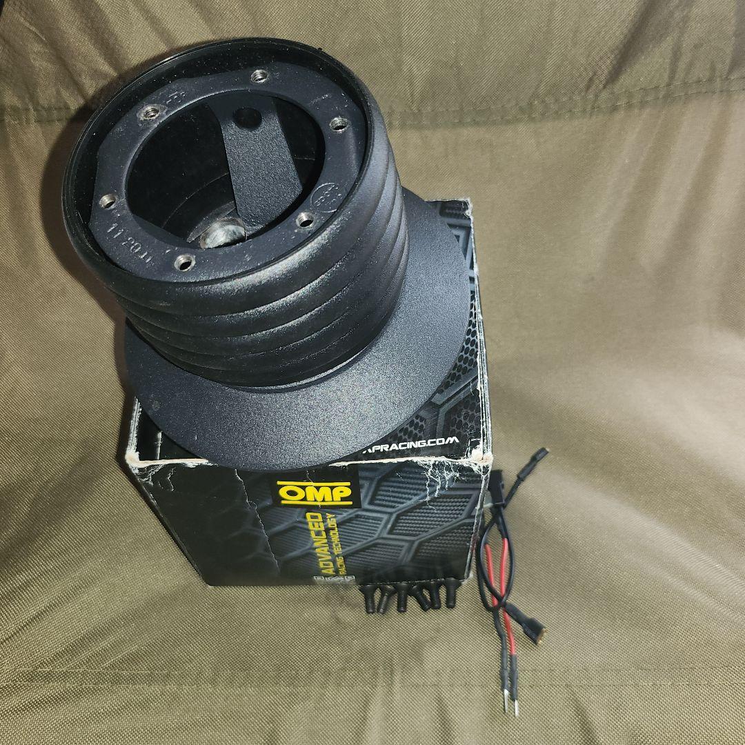 OMP ステアリングボス ブラック　アバルト500で使用