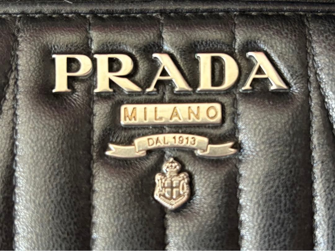 こ*✨様 【美品】PRADA キルティング　長財布