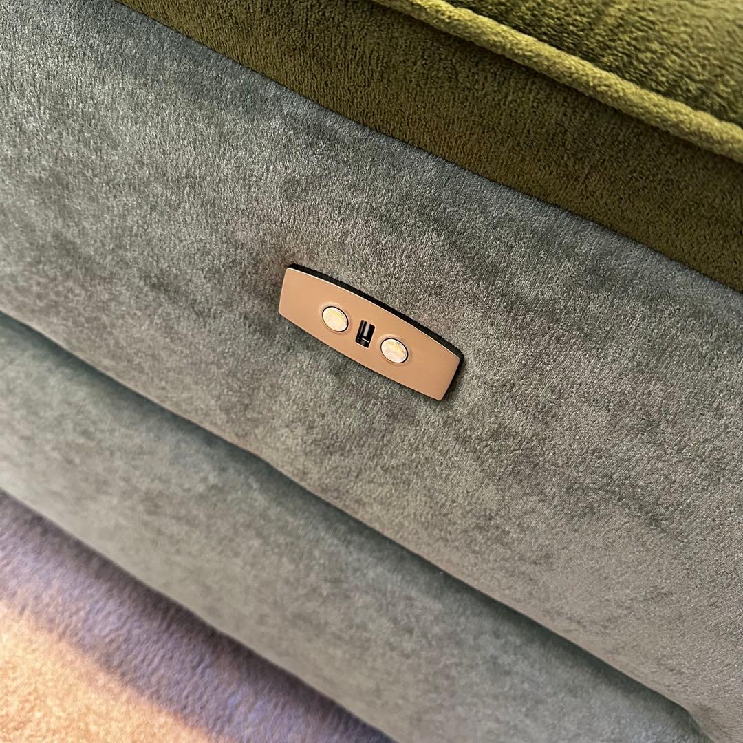 オリーブグリーン リクライニング 3人掛け電動ソファ USB付 抹茶色