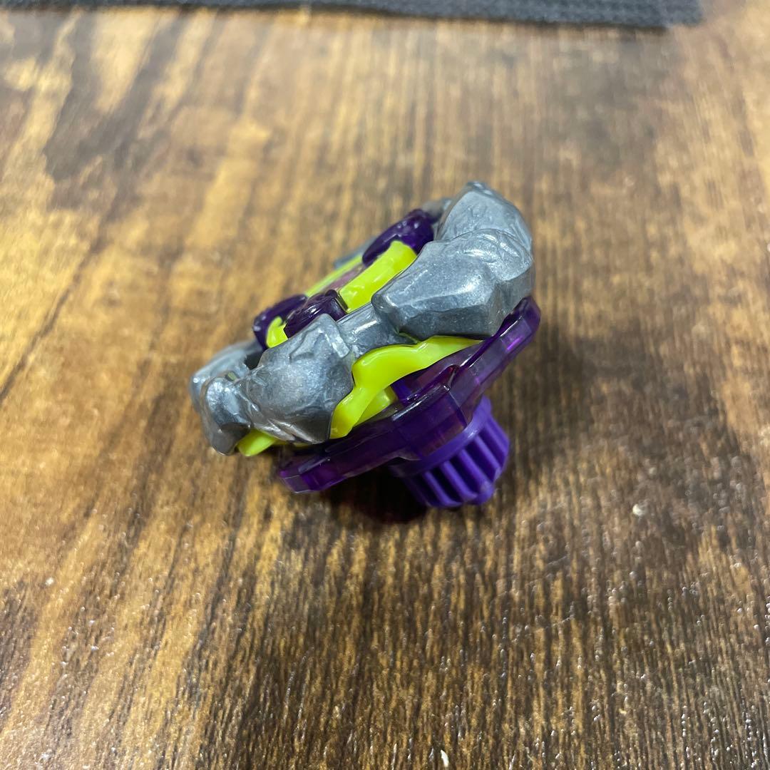 【限定新品ベイ】ベイブレードX オロチクラスタ6-60 J