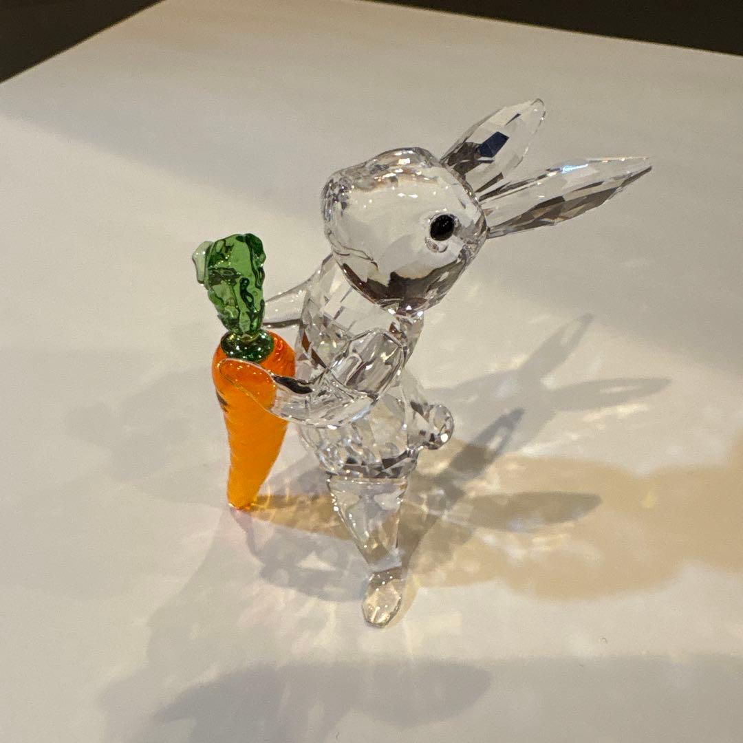 スワロフスキー　クリスタル　ウサギ 置物 ニンジン付き