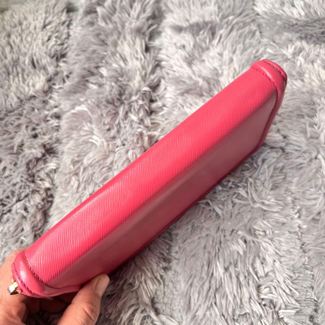 PRADA サフィアーノ　ラウンドファスナー　ゴールド金具　メタルロゴ　ピンク