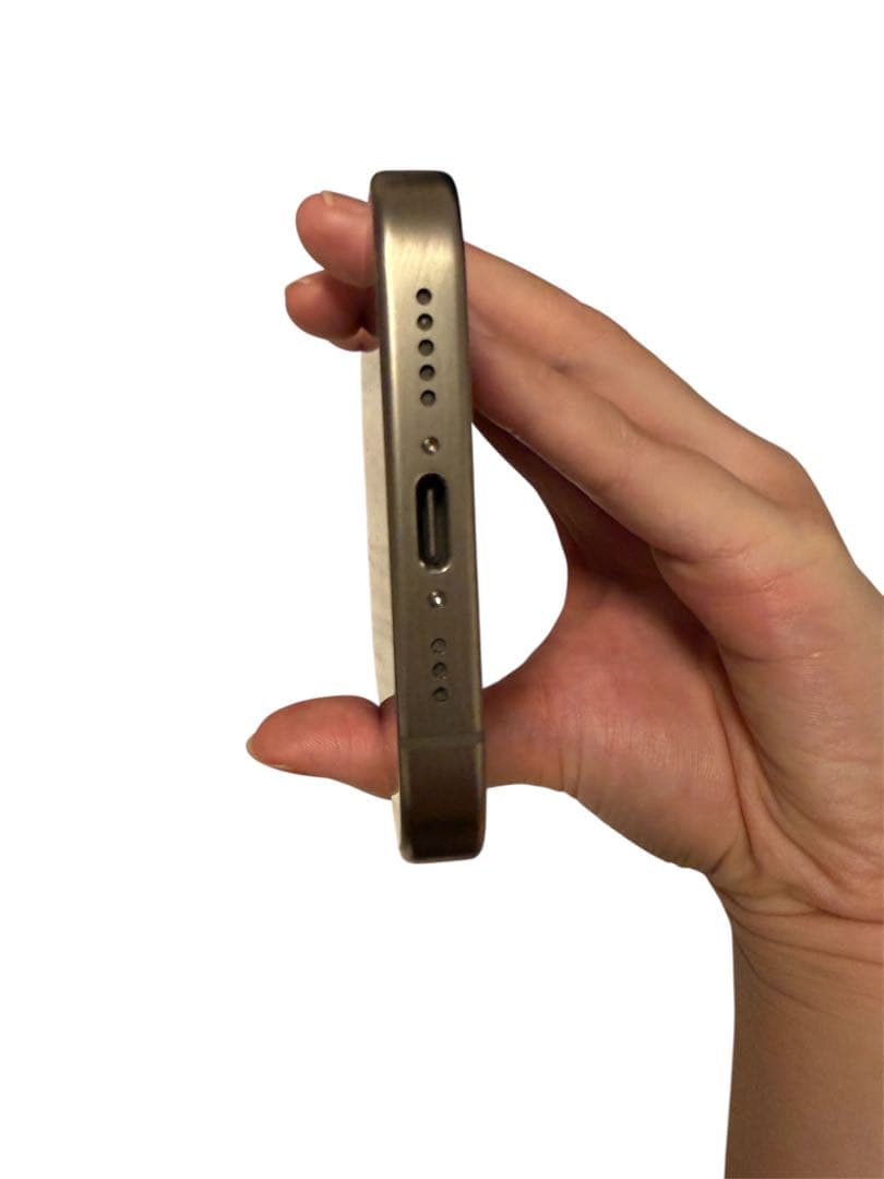 Apple iPhone 15Pro 本体 未使用画面とカメラの保護シート付き