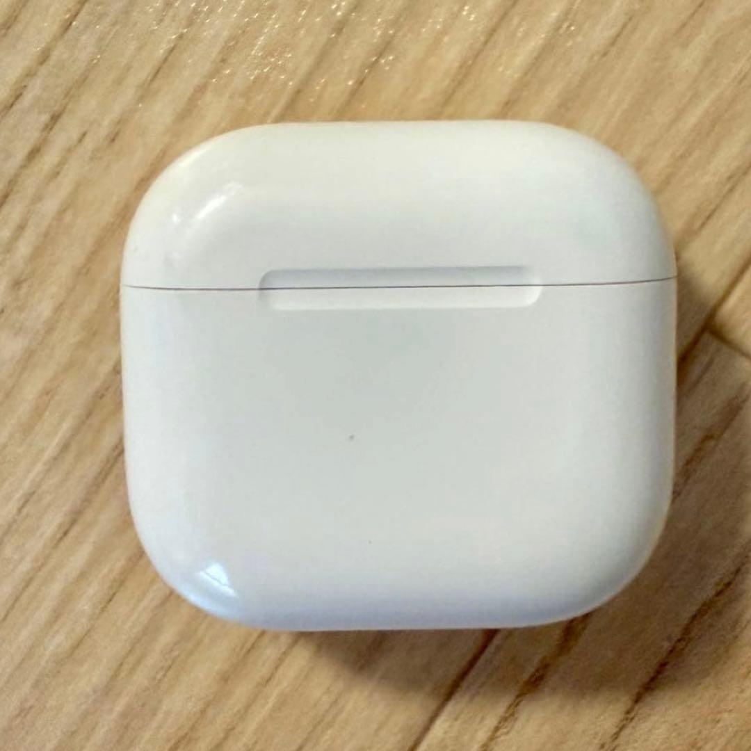 おまけ付き　AirPods 4 アクティブノイズキャンセリング搭載モデル