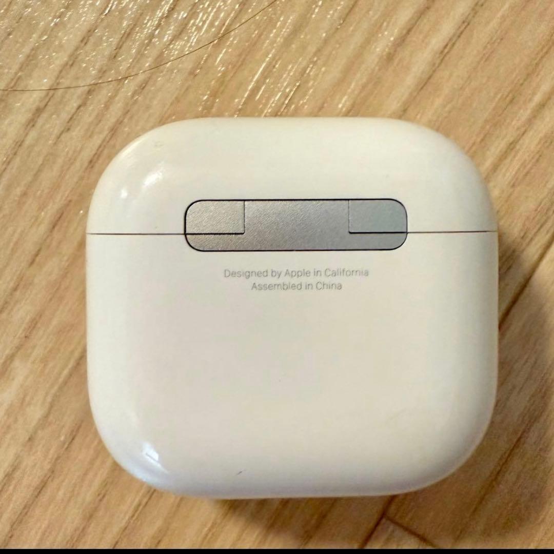 おまけ付き　AirPods 4 アクティブノイズキャンセリング搭載モデル