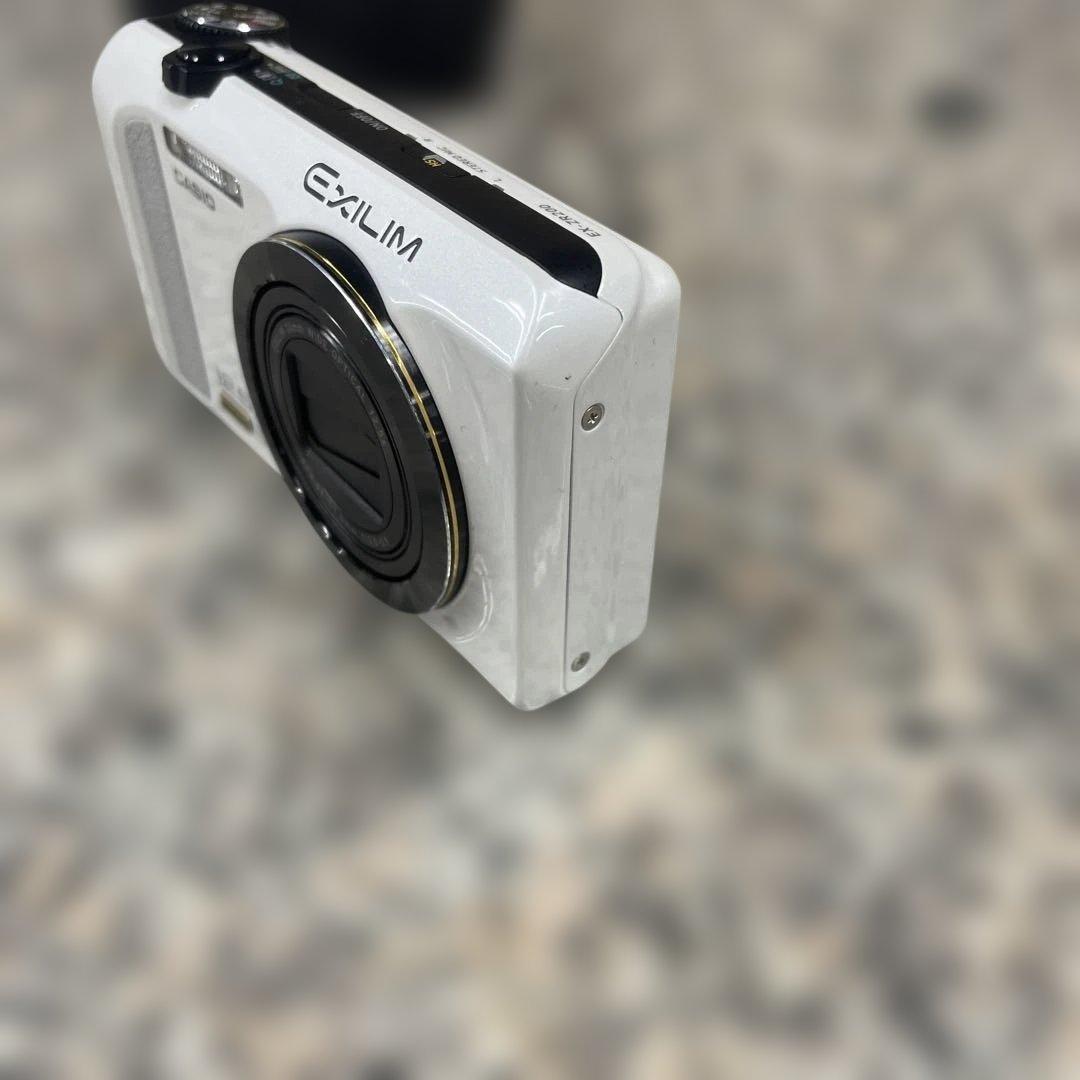 S*s様 ★CASIO カシオ デジタルカメラ EX-ZR200 ホワイト コン