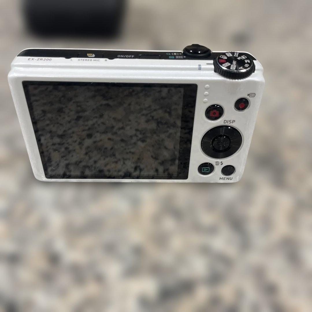 S*s様 ★CASIO カシオ デジタルカメラ EX-ZR200 ホワイト コン