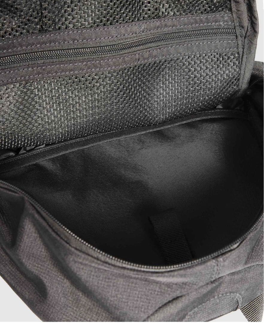 新品　未使用　海外限定　ジムシャーク　 ランニングバックパック