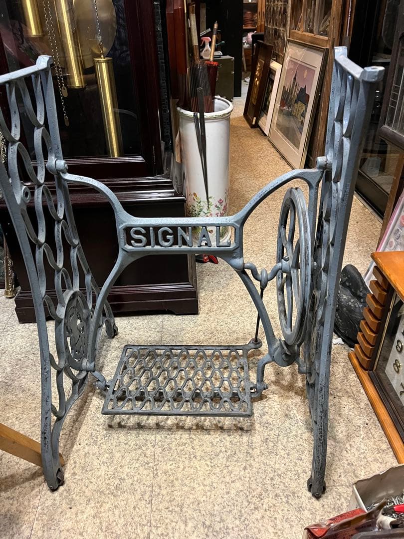 トロルの足跡です 網目ミシン脚、 ミシン脚、シグナルミシンの脚