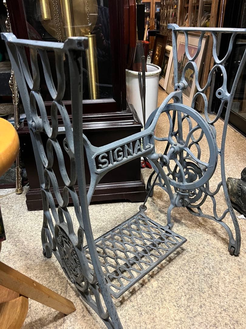 トロルの足跡です 網目ミシン脚、 ミシン脚、シグナルミシンの脚