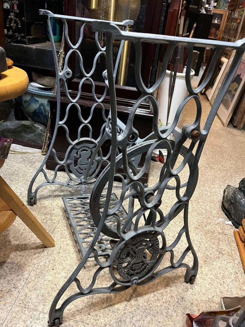 トロルの足跡です 網目ミシン脚、 ミシン脚、シグナルミシンの脚