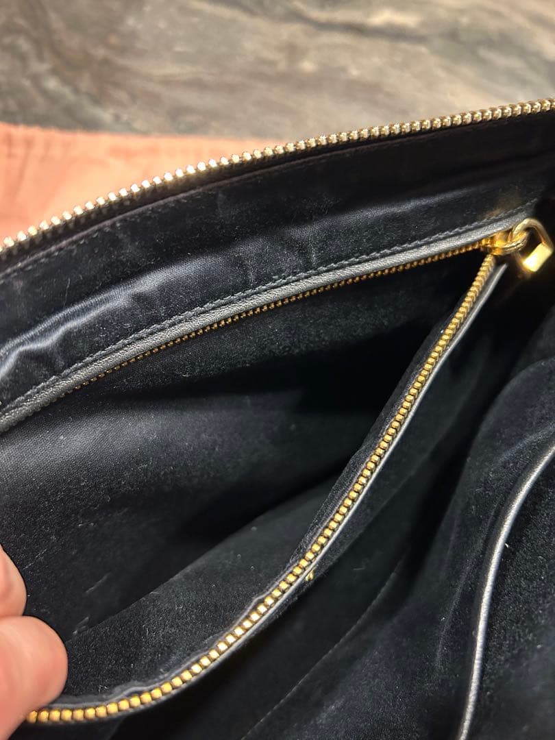 ミュウミュウ　スタッズ　クラッチバック