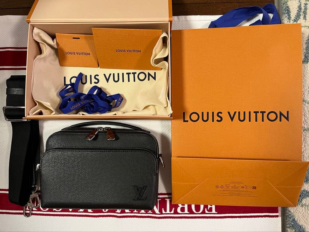 えのん 新品・未使用 ルイヴィトン アヴェニュー・メッセンジャー