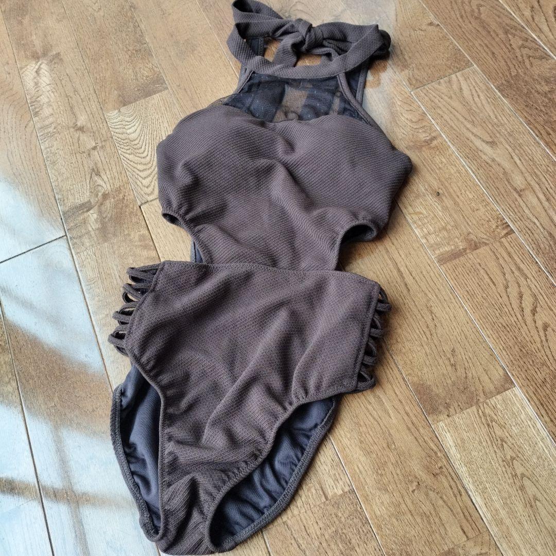 ゆ*り様 即完売品SNIDEL ホルターネックスイムワンピース