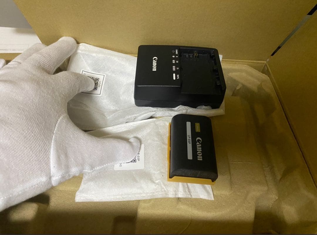 Canon eos R5 mark2 未使用・新品　送料無料！キャノン　カメラ